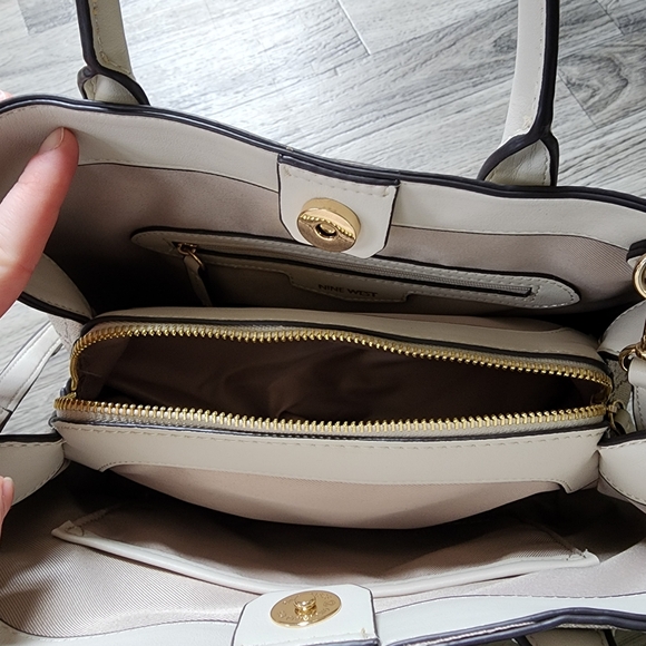 Nine West Women's Shoulder Handbag purse - Picture 4 of 8